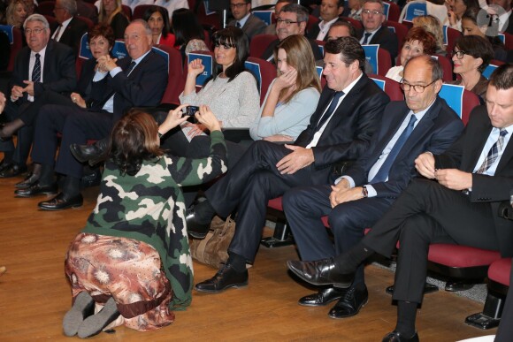 Carla Bruni-Sarkozy, Christian Estrosi et Eric Woerth au meeting de Nicolas Sarkozy à Toulon le 22 octobre 2014.