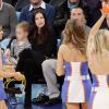 Liv Tyler, enceinte, assite au match des Knicks de New York face aux Wizards de Wahsington, le 22 octobre 2014 au Madison Square garden de New York