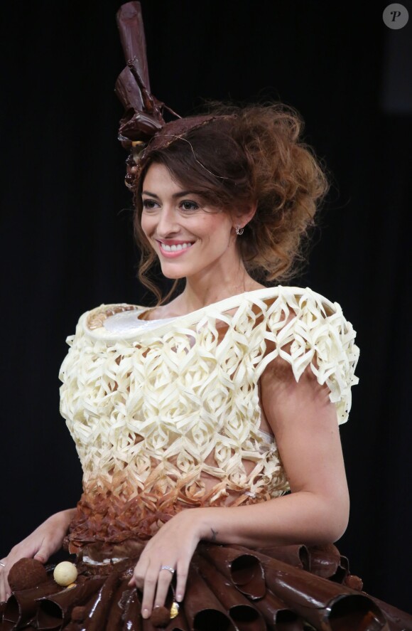 Rachel Legrain-Trapani défile lors du 20ème Salon du Chocolat, à la Porte de Versailles à Paris, le 28 octobre 2014.