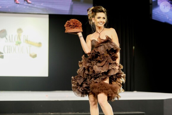 Adeline Blondieau lors du défilé du 20ème Salon du Chocolat à la Porte de Versailles à Paris, le 28 octobre 2014.