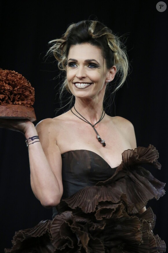 Adeline Blondieau lors du défilé du 20ème Salon du Chocolat à la Porte de Versailles à Paris, le 28 octobre 2014.