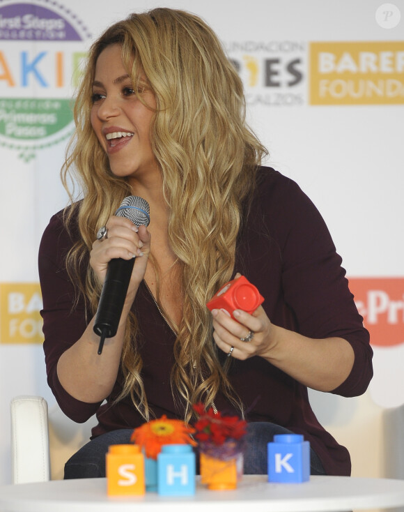 Shakira, enceinte, présente sa collection de jouets en collaboration avec Fisher-Price à Barcelone le 27 octobre 2014