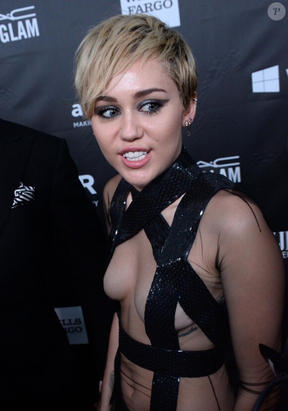 Miley Cyrus lors de la soirée "amFAR Inspirational Gala" à Los Angeles, le 29 octobre 2014.