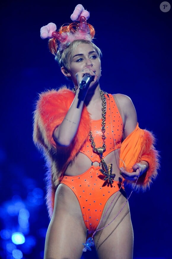 Miley Cyrus en concert au Allphones Arena de Sydney le 17 octobre 2014, dans le cadre de son "Bangerz Tour".