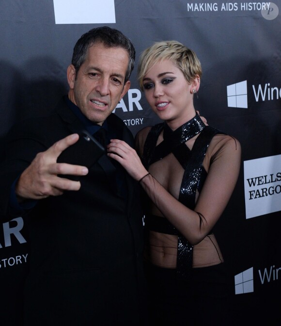 Keneth Cole et Miley Cyrus - Soirée amFAR Inspirational gala à Los Angeles le 29 octobre 2014.