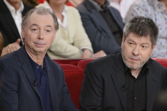 Philippe Chevallier et Régis Laspalès lors de l'enregistrement de l'émission "Vivement dimanche" à Paris le 5 mars 2014
