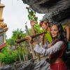 Valérie Bègue avec Peter Pan à Disneyland Paris le 15 septembre 2013, un mois après son mariage avec Camille Lacourt.