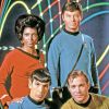 Le casting original de la série Star Trek avec Nichelle Nichols, DeForest Kelley, Leonard Nimoy et William Shatner