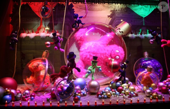Illustration - Jerry Hall donne le coup d'envoi des illuminations de Noël aux Galeries Lafayette à Paris, le 5 novembre 2014.