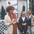  Marl&egrave;ne Jobert avec ses deux filles Eva et Joy &agrave; Roland Garros en 1990 