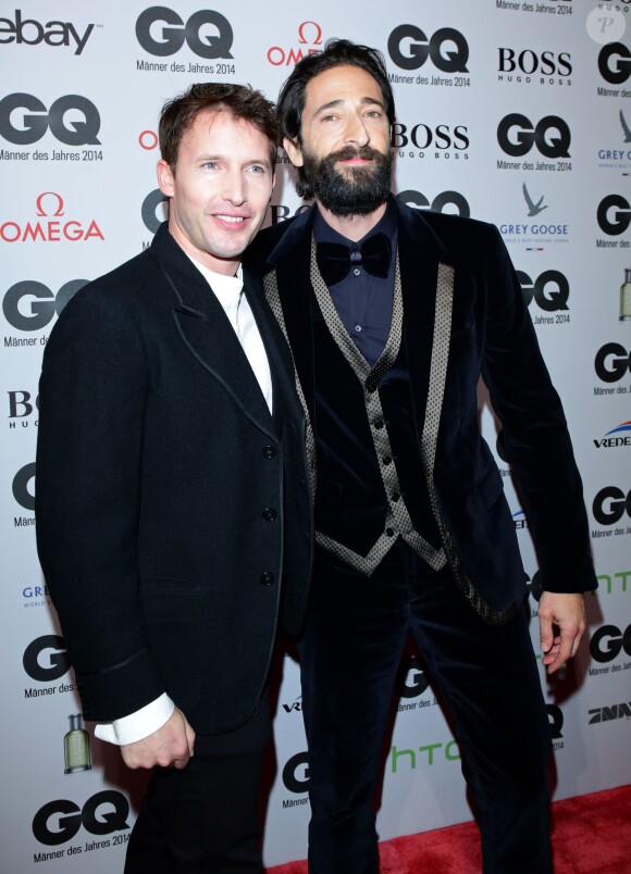 James Blunt et Adrien Brody lors de la soirée de gala "GQ Men of the Year Award" à Berlin en Allemagne le 6 novembre 2014.