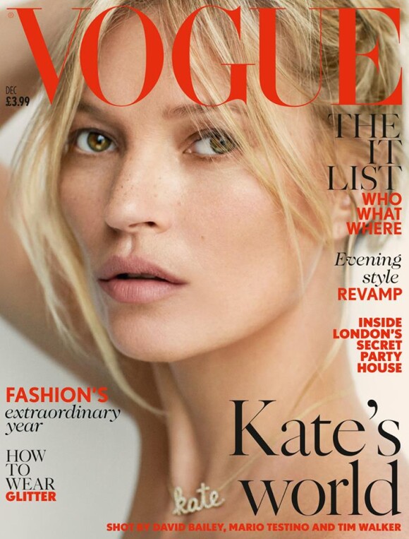 Kate Moss en couverture du numéro de décembre 2014 du magazine British Vogue. Photo par Mario Testino.