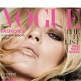 Kate Moss en couverture du numéro de décembre 2014 du magazine British Vogue. Photo par Mario Testino.