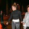 Jennifer Lopez a emmené ses jumeaux Max et Emme au cinéma et dans un fast food à Calabasas, le 9 novembre 2014. 