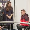 Kate Middleton, enceinte, visitait le 12 novembre 2014 le GSK Human Performance Lab à Brentford (ouest de Londres) dans le cadre de son patronage de SportsAid.