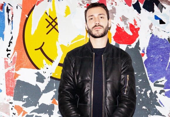 Le bomber Brondinski x Surface to Air porté par Brodinski.