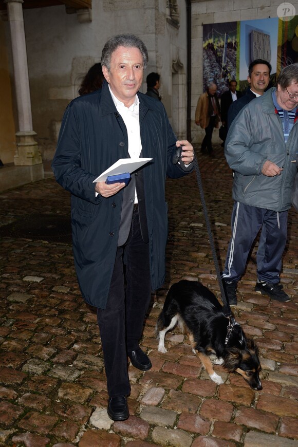 Michel Drucker lors de la 154e vente aux enchères des Hospices de Beaune, le 16 novembre 2014 à Beaune