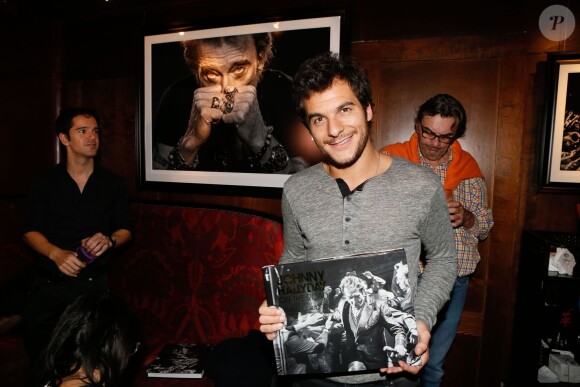 Amir (The Voice) - Soirée de lancement du livre "Johnny Hallyday on the road" de Renaud Corlouer au Buddha-Bar à Paris, le 18 novembre 2014.