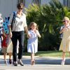 Jennifer Garner se balade avec ses filles Seraphina et Violet à Santa Monica, le 23 octobre 2014
