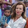 Valérie Trierweiler, ancienne première dame de France, visitant un bidonville de Mumbaï en Inde le 28 janvier 2014