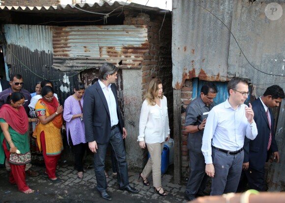 - Valerie Trierweiler, l'ex-compagne de Francois Hollande, a visite le bidonville de Mandala a Bombay, aux cotes de l'association humanitaire "Action contre la faim", lors de son voyage en Inde. Le 28 janvier 2014 - Bombay
