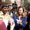 L'ex premiere dame de France, Valerie Trierweiler visite un centre de rehabilitation nutritionnelle a Bombay en Inde le 27 janvier 2014.