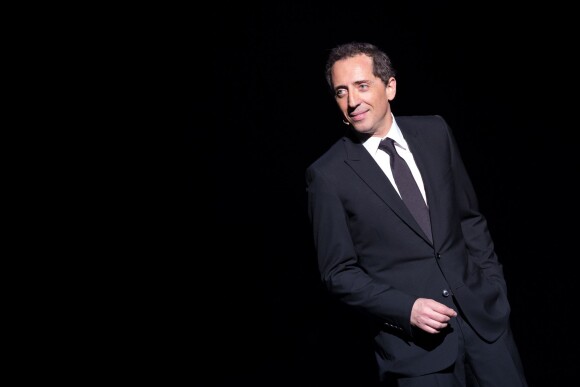 Exclusif - Gad Elmaleh sur scène pour son spectacle "Sans Tambour" à l'Opéra de Paris, le 16 mars 2014.