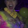 Miley Cyrus topless lors de sa soirée d'anniversaire, le 22 novembre 2014.