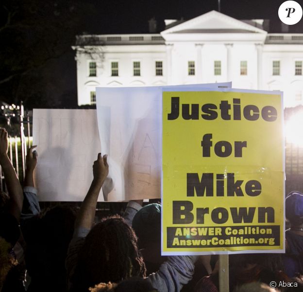 Manifestation à Washington après le verdict de la justice et sa décision de ne pas poursuivre Darren Wilson, le policier qui a tiré sur le jeune noir Michael Brown le 24 novembre 2014