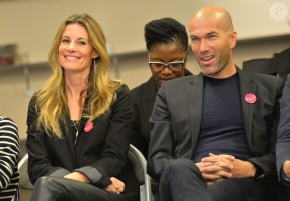 Sophie Thalmann et Zinédine Zidane lors du "Bilan & Perspectives" du "Club des entreprises qui marchent pour ELA" au siège de Boston Consulting Group (BCG) à Paris le 1er décembre 2014