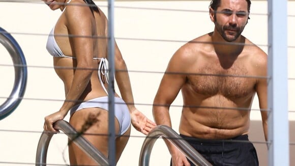 Eva Longoria, torride en bikini : Son chéri Jose conquis