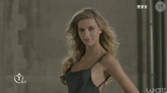 Camille Cerf, Miss France 2015, devient vedette de cinéma dans une courte vidéo promotionnelle de la cérémonie.