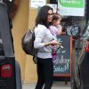 Jenna Dewan achète une boisson avec sa fille Everly à West Hollywood, le 5 décembre 2014.