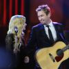 Avril Lavigne et Chad Kroeger lors d'un concert a Vancouver Le 18 octobre 2013.