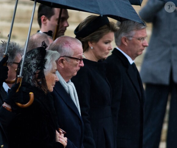 La reine Paola, le roi Albert, la reine Mathilde et le roi Philippe de Belgique - Obsèques de la reine Fabiola de Belgique en la cathédrale des Saints Michel et Gudule à Bruxelles. Le 12 décembre 2014.