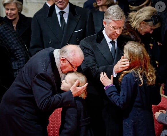 Le roi Albert, la princesse Eleonore, le roi Philippe et la princesse Elisabeth de Belgique - Obsèques de la reine Fabiola de Belgique en la cathédrale des Saints Michel et Gudule à Bruxelles. Le 12 décembre 2014