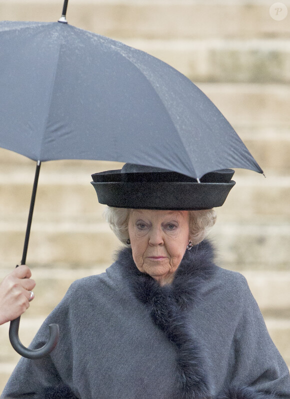 La reine Beatrix des Pays-Bas - Sorties des obsèques de la reine Fabiola de Belgique en la cathédrale des Saints Michel et Gudule à Bruxelles, le 12 décembre 2014.