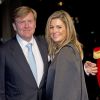 Le roi Willem-Alexander des Pays-Bas et la reine Maxima des Pays-Bas lors d'une soirée en l'honneur du 75e anniversaire de Pieter van Vollenhoven à Utrecht le 8 décembre 2014.