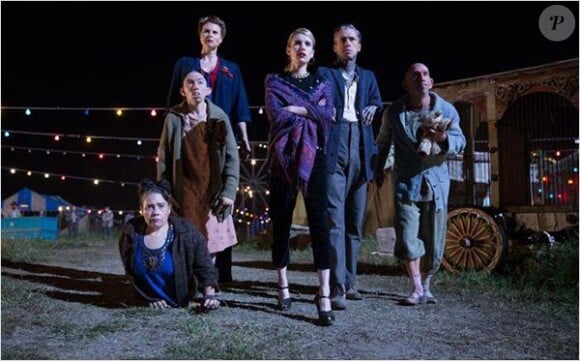 Photo d'American Horror Sory saison 4 : Christopher Neiman, Emma Roberts, Erika Ervin, Mat Fraser, Naomi Grossman