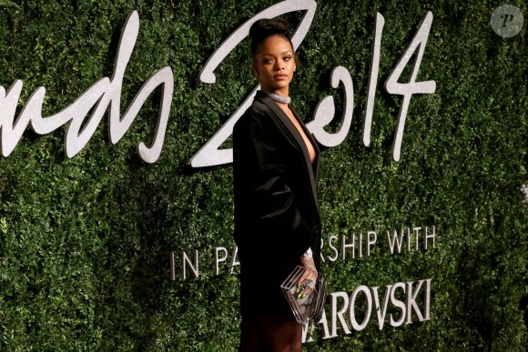 La chanteuse Rihanna - Soirée des "British Fashion Awards" à Londres. Le 1er décembre 2014  