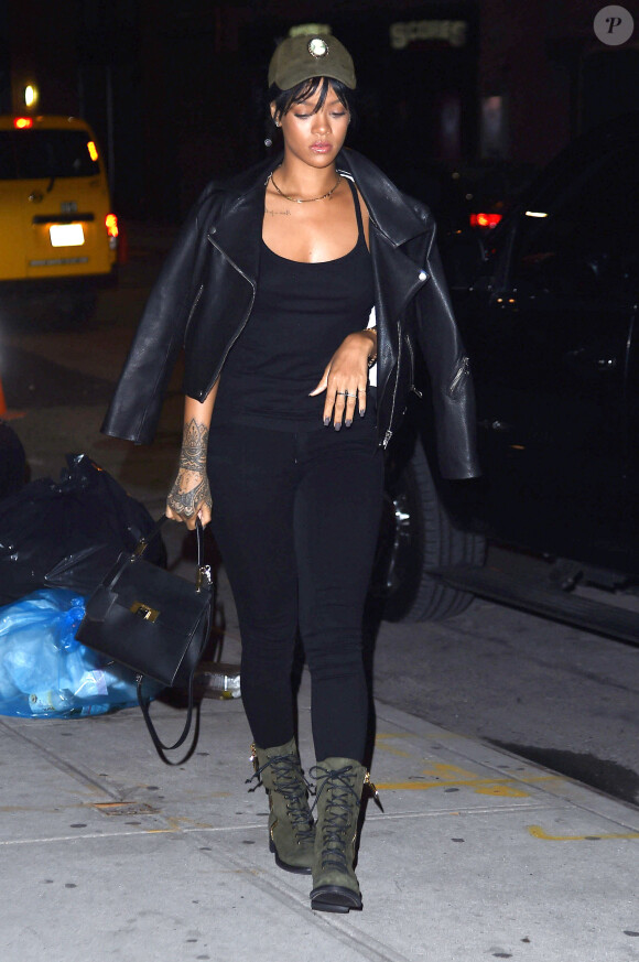 Rihanna se rend dans un studio d'enregistrement à New York, le 24 septembre 2014.  
