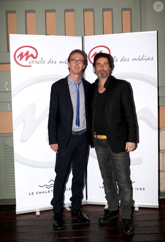 Exclusif - Antoine Guélaud (Directeur de la rédaction de TF1) et Richard Orlinski assistent à un événement organisé par Le Cercle des Médias, en présence de Shimon Peres, à Paris le 17 décembre 2014.