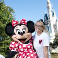  La chanteuse Jamie Lynn Spears pose avec le personnage de Minnie Mouse, &agrave; Disney World en Floride, le vendredi 14 ao&ucirc;t 2014. 
