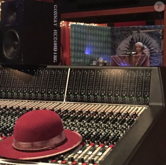 Christina Aguilera en studio, le 8 novembre 2014