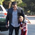  Ben Affleck emmene sa fille Violet a son match de basketball alors que Jennifer Garner fait du shopping au marche de Gelson avant de les rejoindre a Brentwood, le 10 novembre 2013 