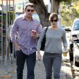  Ben Affleck et Jennifer Garner s'arretent au Starbucks de Santa Monica avant d'aller chercher leur fille Violet a l'ecole, le 7 novembre 2013  