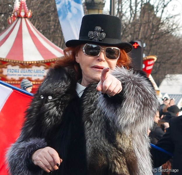 Régine - Parade du jour de l'an des Champs-Elysées à Paris, le 1er janvier 2015.