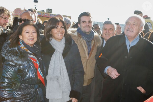 Jeanne d'Hauteserre (maire du 8e arrondissement), Anne Hidalgo, Bruno Julliard, Marcel Campion - Parade du jour de l'an des Champs-Elysées à Paris, le 1er janvier 2015.