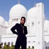 Rihanna a pris la pose devant la grande mosquée cheikh Zayed d'Abou Dhabi, le 20 octobre 2013.