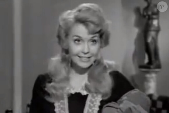 L'actrice Donna Douglas dans la série The Beverly Hillbillies, dans les années 60.